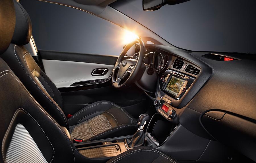  Kia cee&rsquo;d 2012 года  (фото 2 из 72)